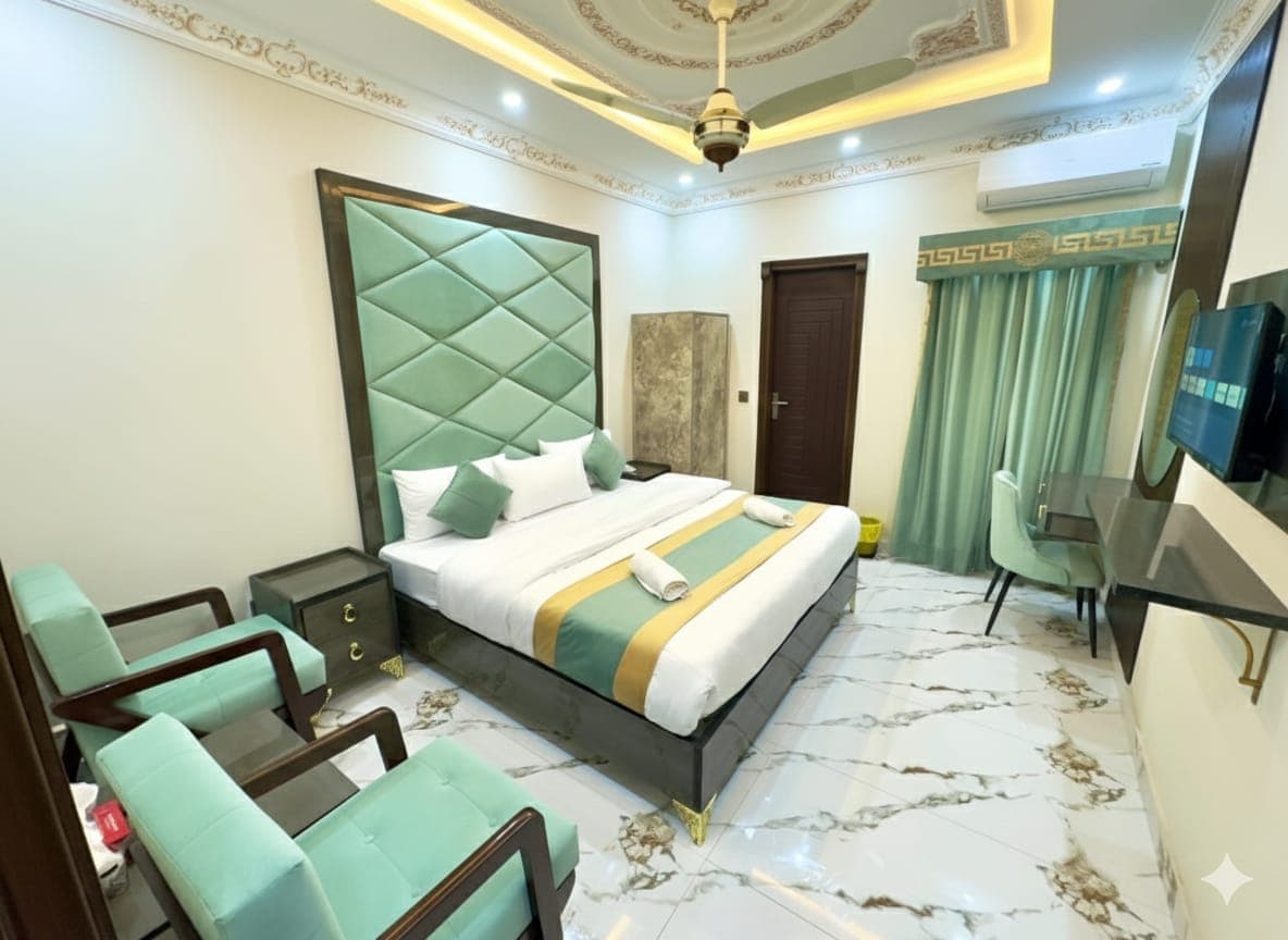 Go 003 Hotel Lahore Deluxe Double Bed