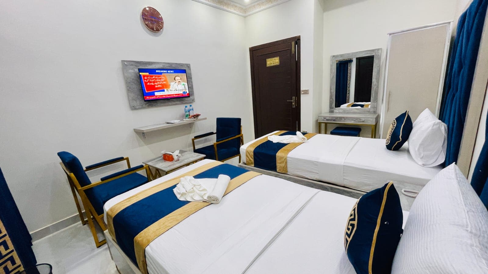 Go 002 Hotel Lahore Deluxe Twin Bed