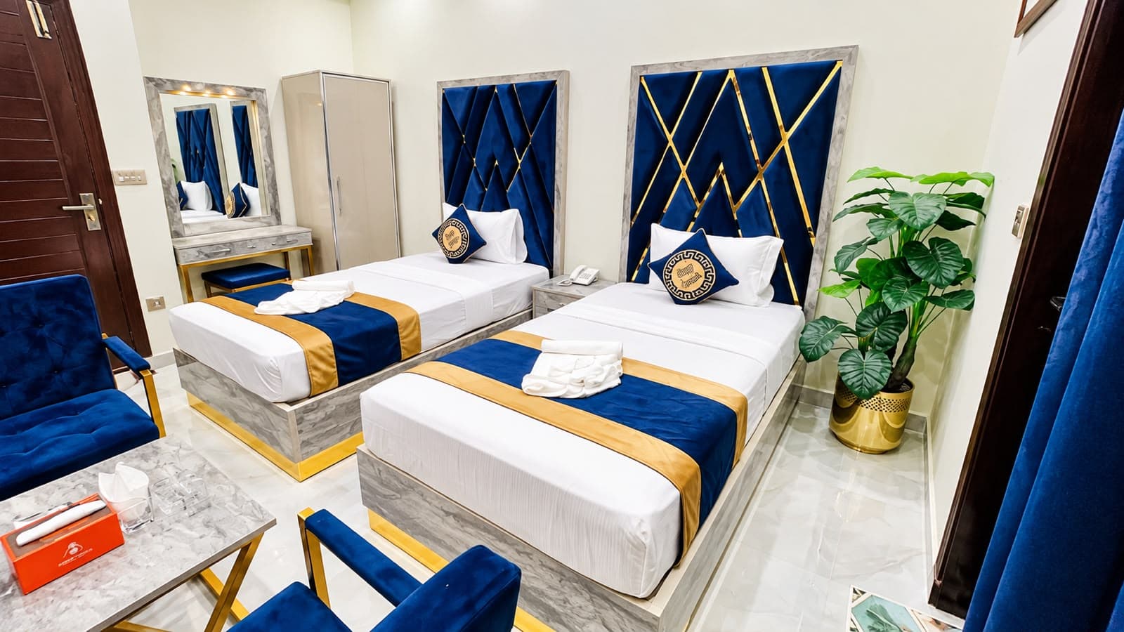 Go 002 Hotel Lahore Deluxe Twin Bed