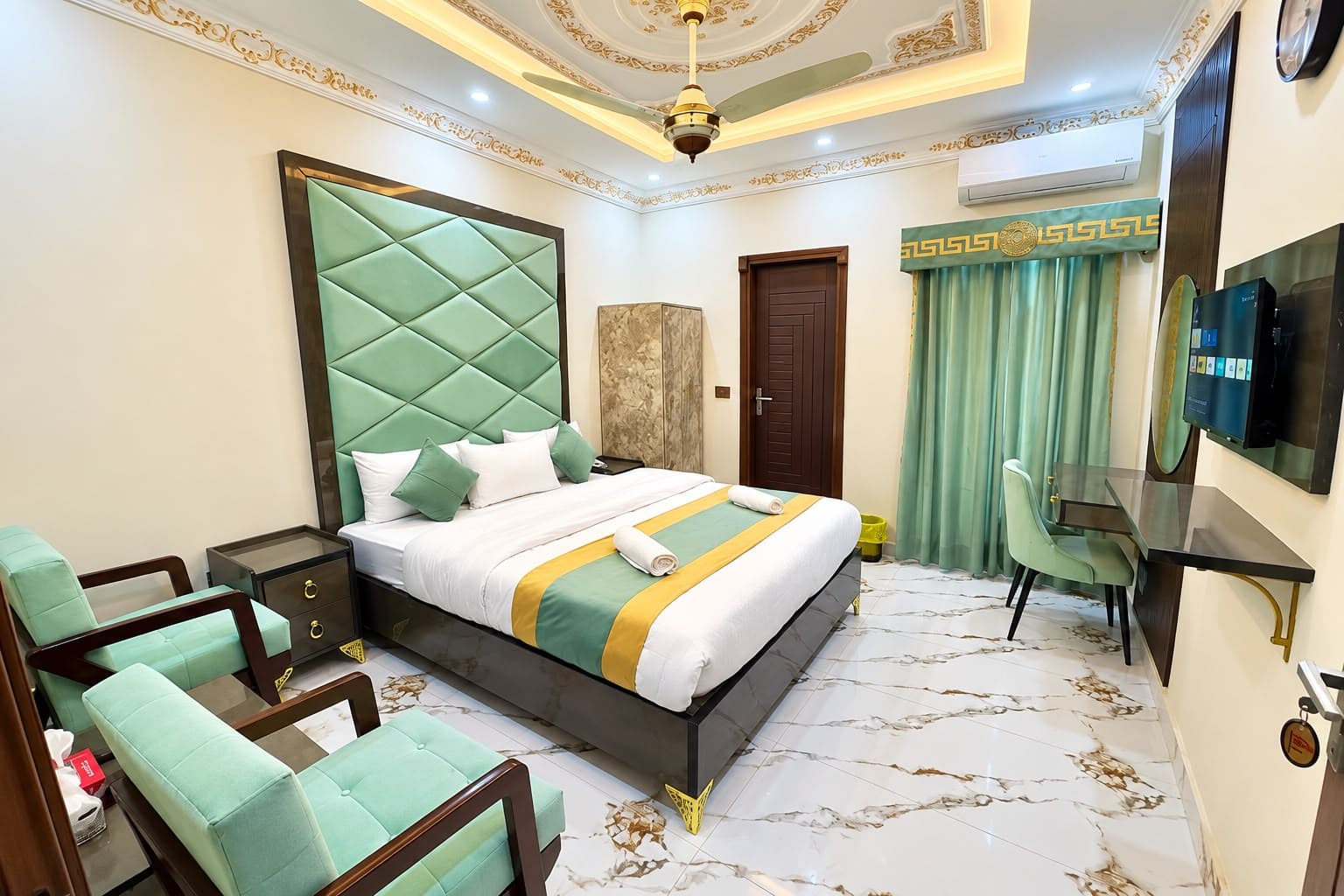 Go 003 Hotel Lahore Deluxe Double Bed
