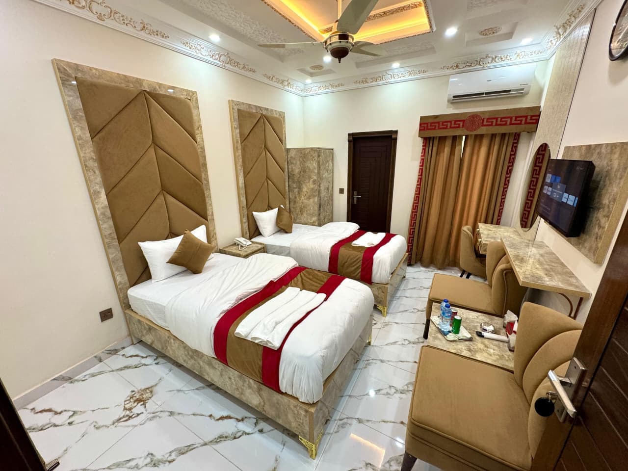Go 003 Hotel Lahore Twin Bed Room