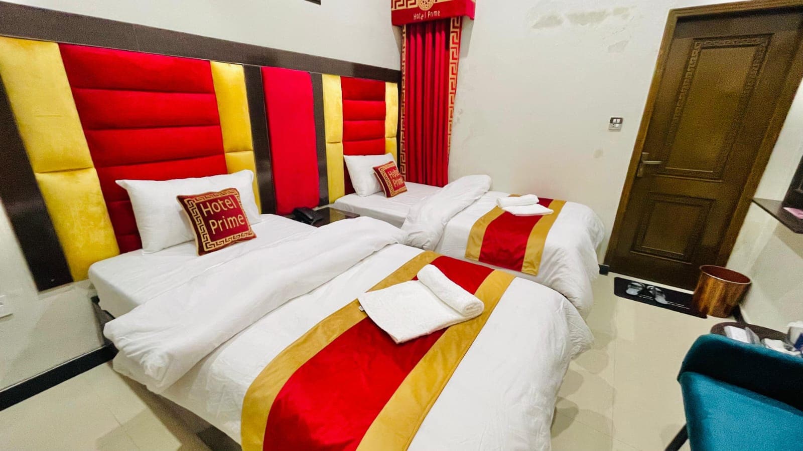 Go 004 Hotel Lahore Twin Bed