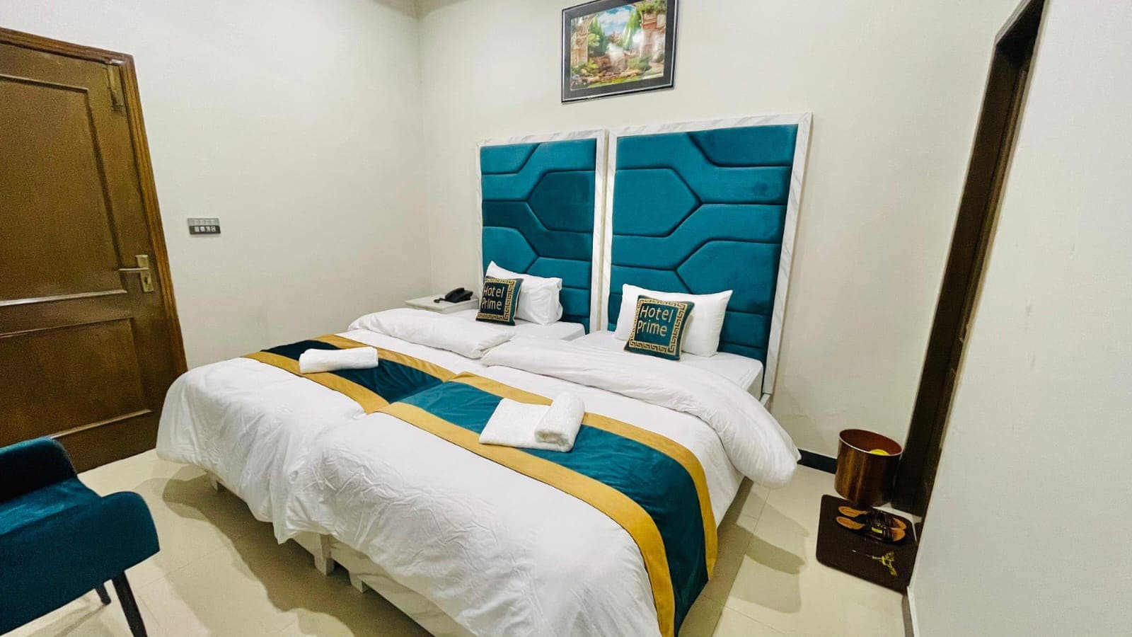 Go 004 Hotel Lahore Twin Bed