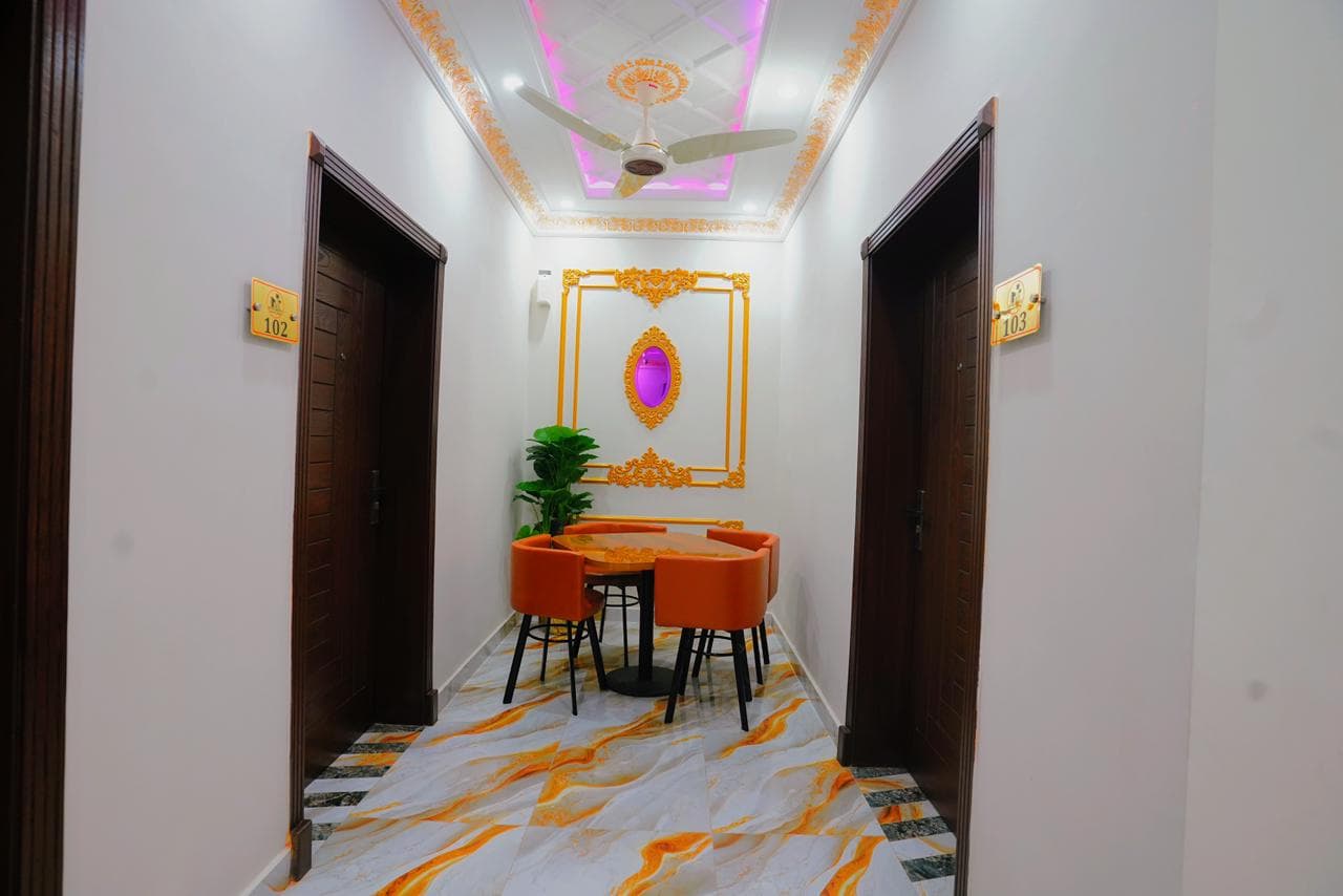 Go 005 Hotel Lahore Deluxe Double Bed