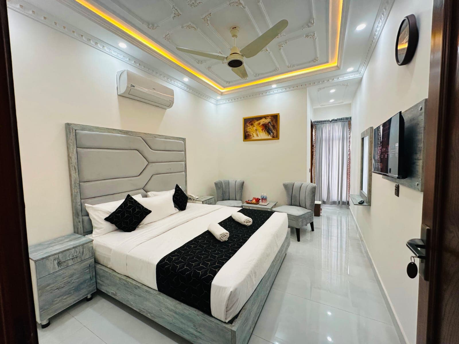 Go 007 Hotel Deluxe Double Bed
