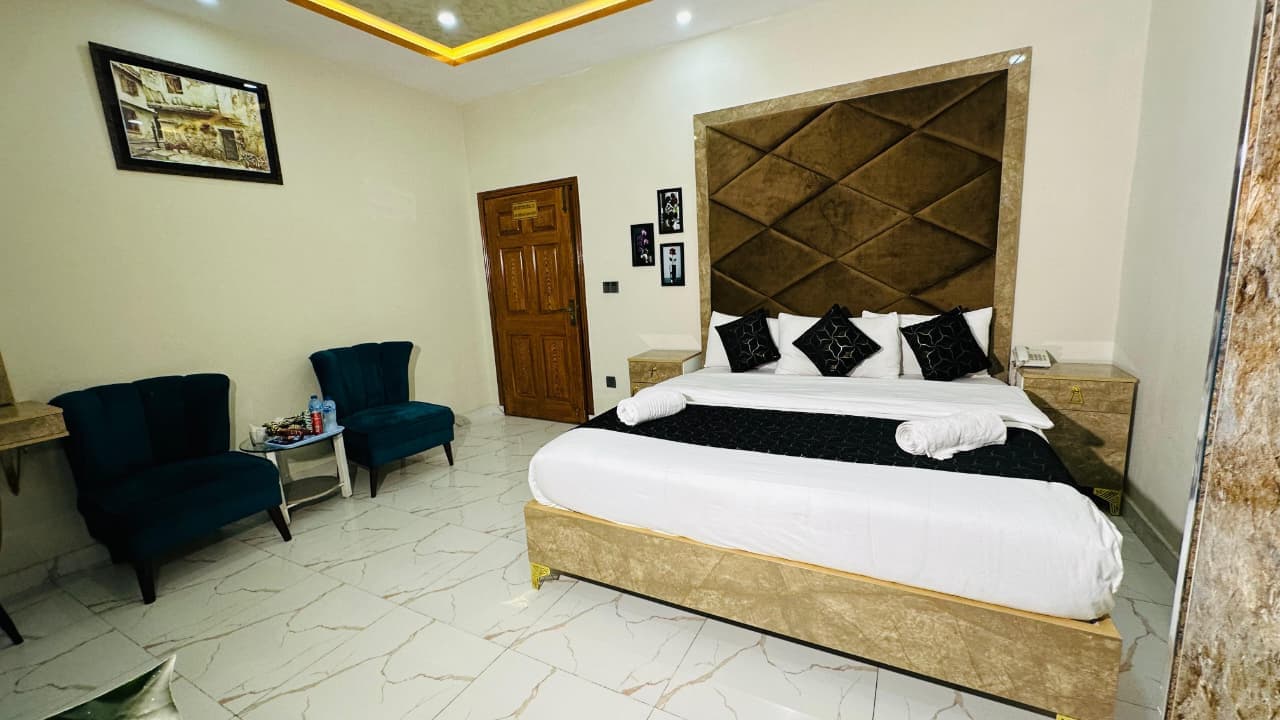 Go 008 Hotel Deluxe Double Bed Room