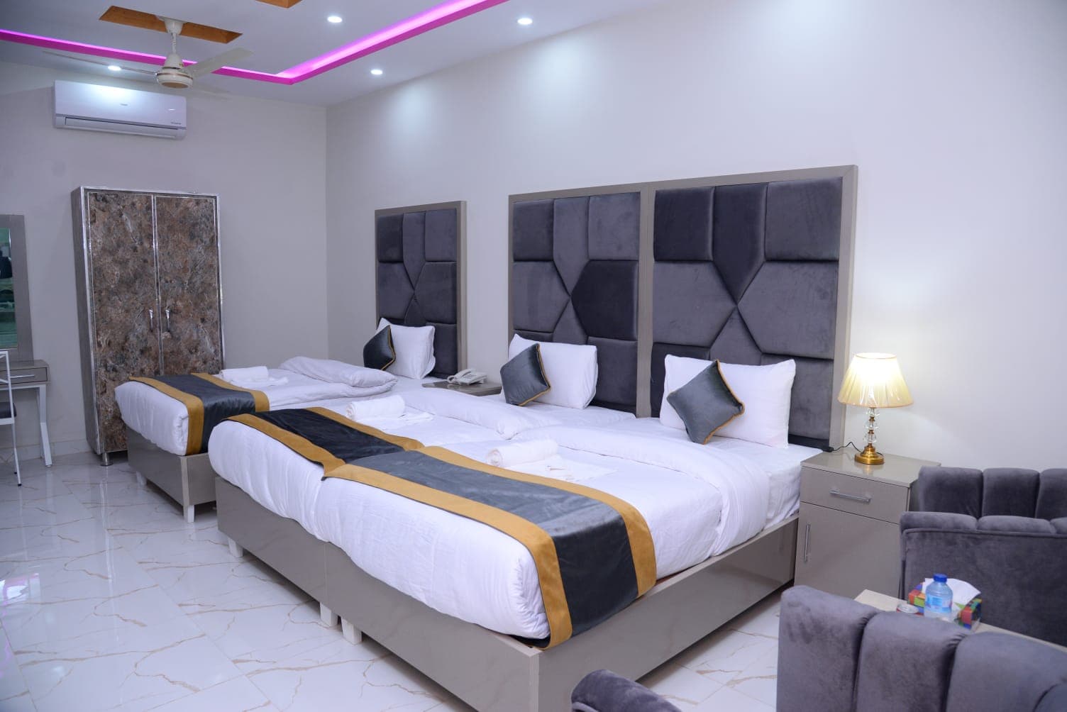 Go Luxury Grand Hotel Lahore Deluxe Triple Room