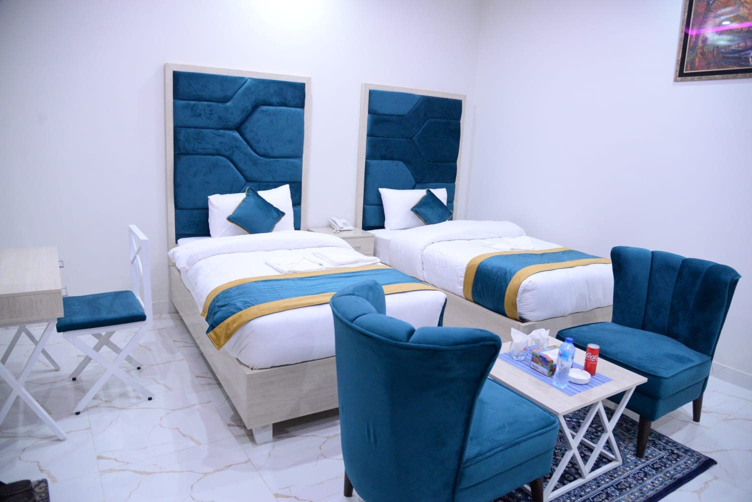 Go Luxury Grand Hotel Lahore Deluxe Twin Bed Room
